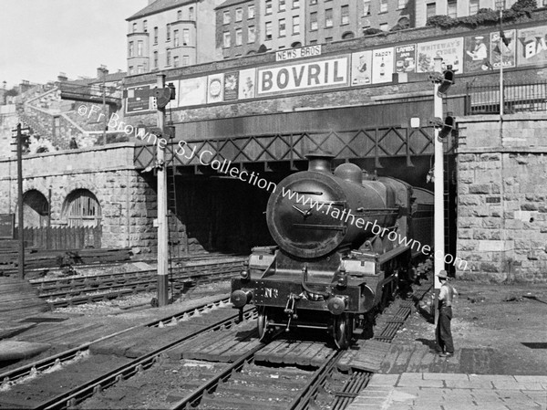 TRAIN LEAVING STATION BOVRIL AD PADDY WHISKEY AD